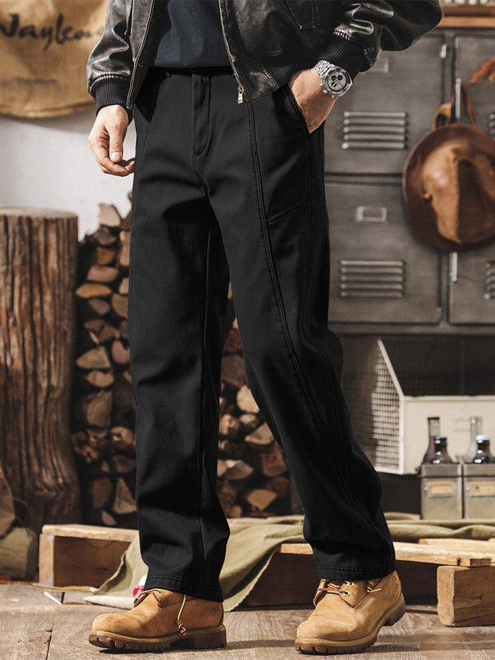 Herrenhose aus 100 % Baumwolle mit weitem Bein und kontrastierenden Nähten im Retro-Stil