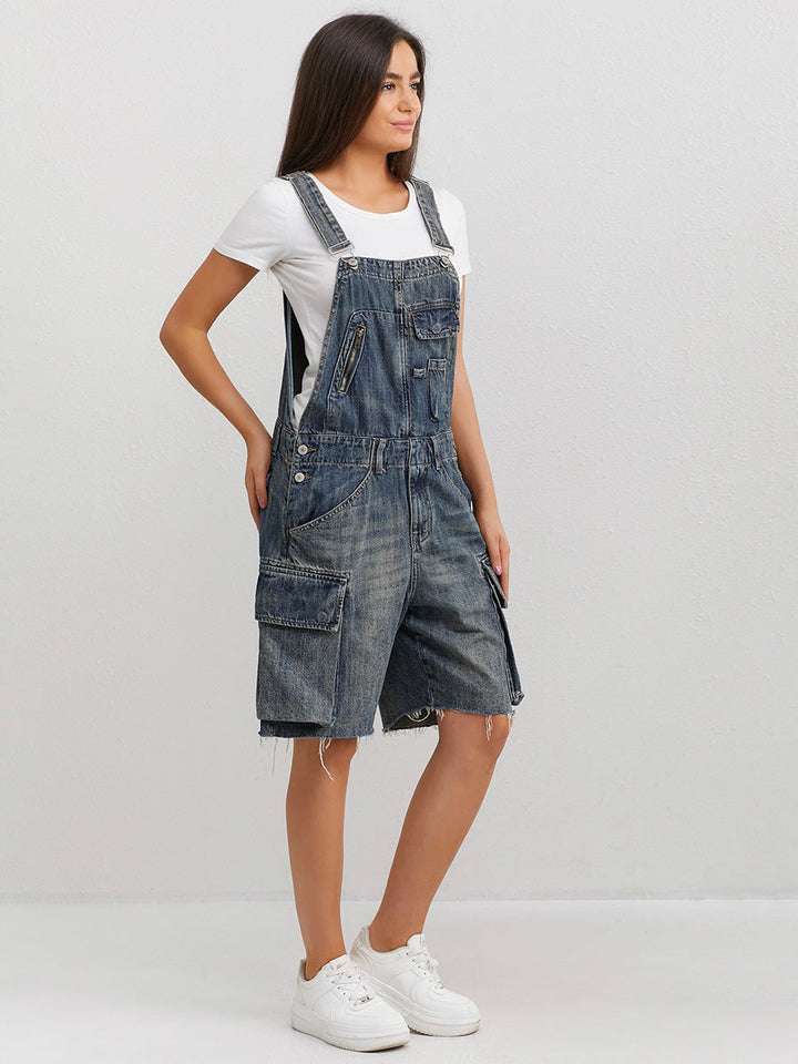 Claire Kurze Jeans-Latzhose für Damen mit Cargotaschen