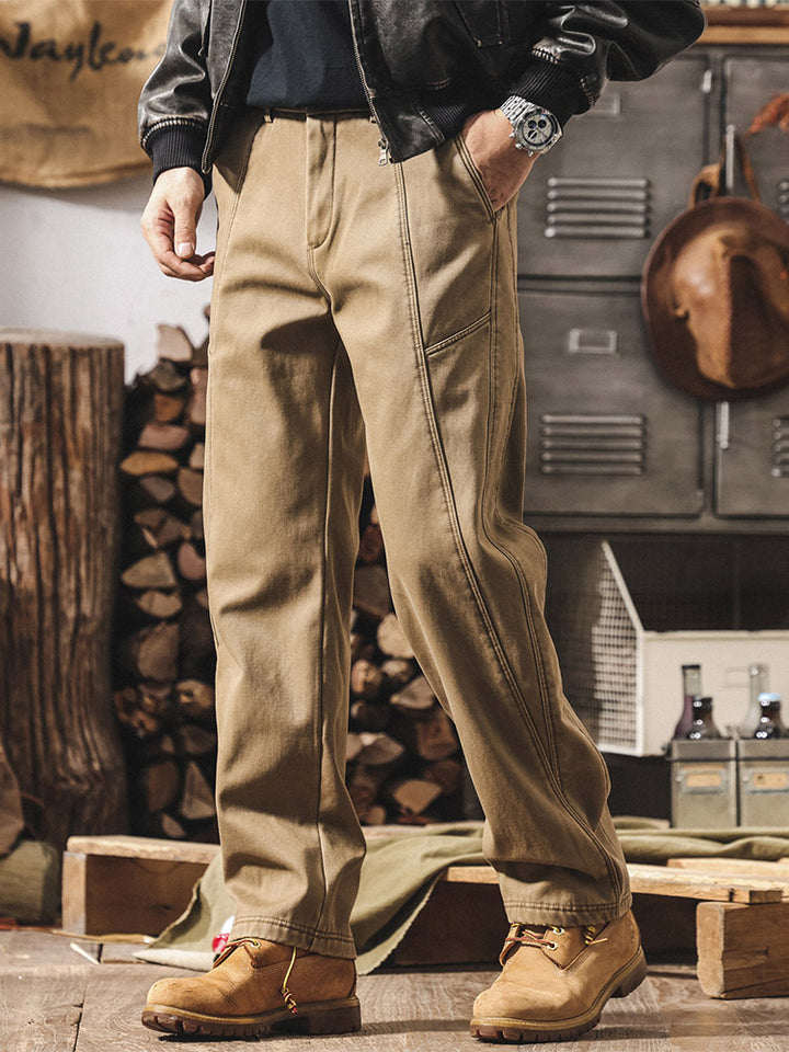 Herrenhose aus 100 % Baumwolle mit weitem Bein und kontrastierenden Nähten im Retro-Stil