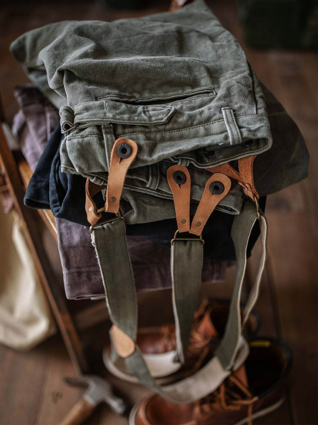Pantalon en toile épaisse (15 oz) avec bretelles