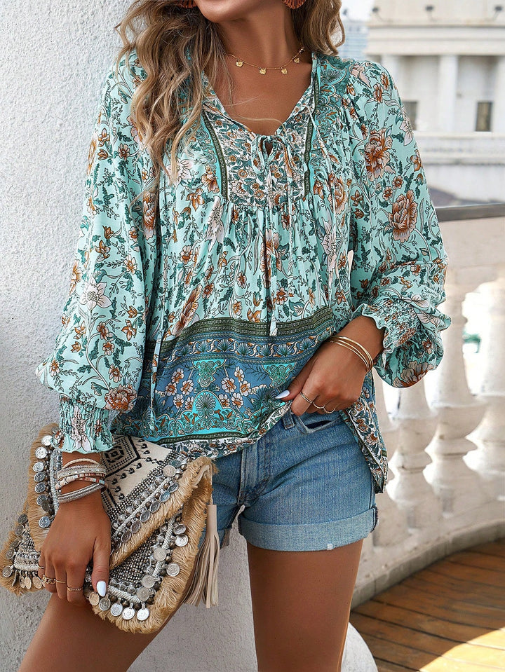 Damen-Bluse mit Boho-Blumenmuster und Schleifenkragen