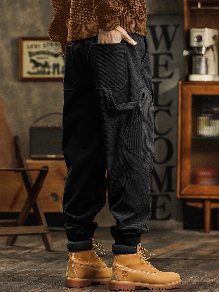 Lässige Herren-Cargohose aus Cord mit Zierriemen