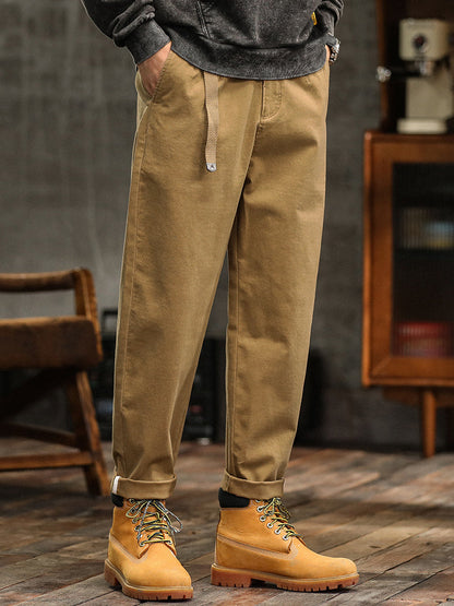 Pantaloni chino da uomo a pieghe, vestibilità comoda, con cintura