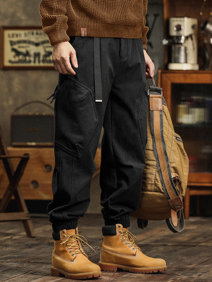 Lässige Herren-Cargohose aus Cord mit Zierriemen