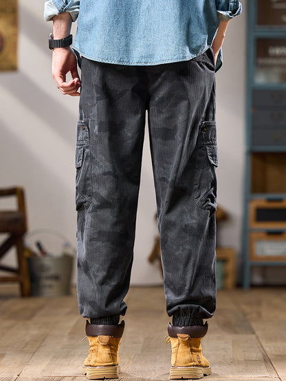 Herren-Jogginghose mit Camouflage-Print und vielen Taschen