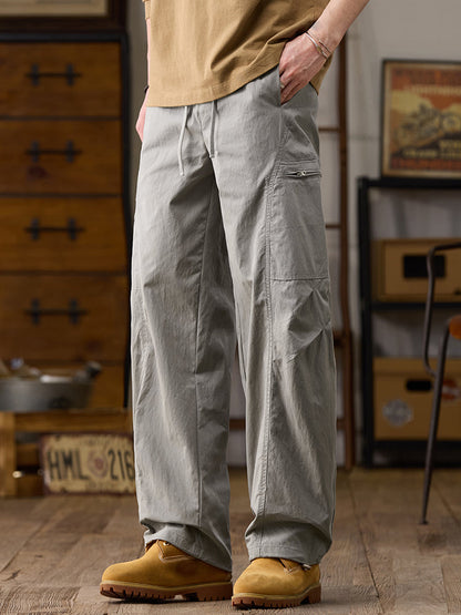 Weite Cargohose für Herren mit mehreren Reißverschlusstaschen