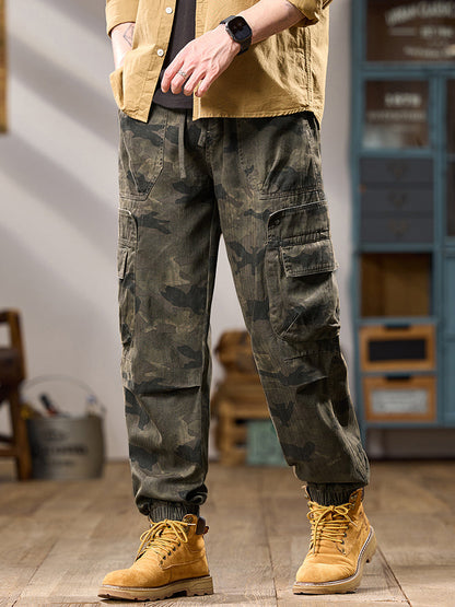 Herren-Jogginghose mit Camouflage-Print und vielen Taschen