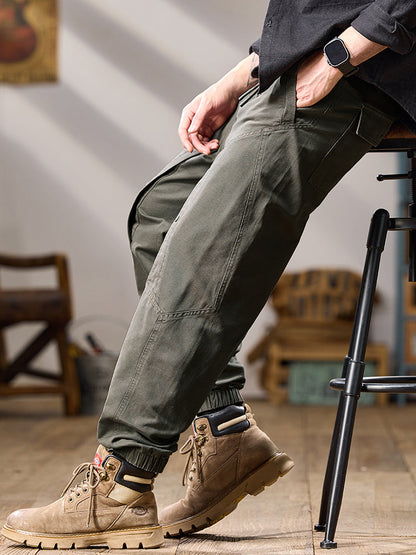 Pantaloni cargo da uomo a vestibilità comoda con multitasche
