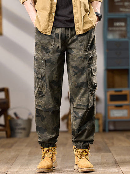 Herren-Jogginghose mit Camouflage-Print und vielen Taschen