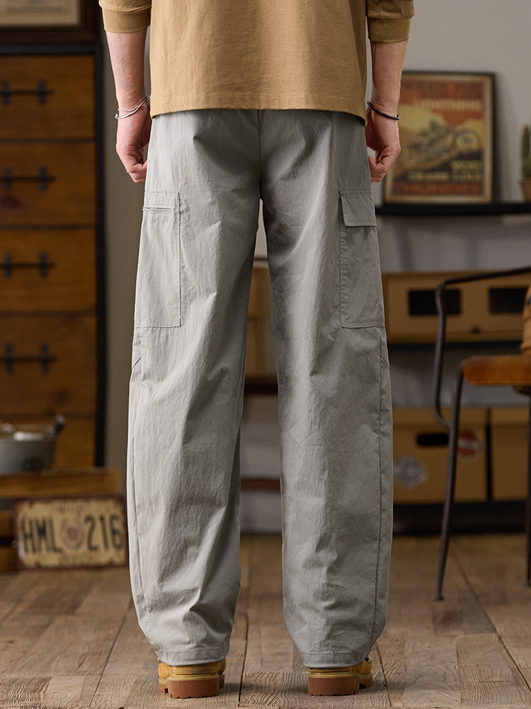 Weite Cargohose für Herren mit mehreren Reißverschlusstaschen