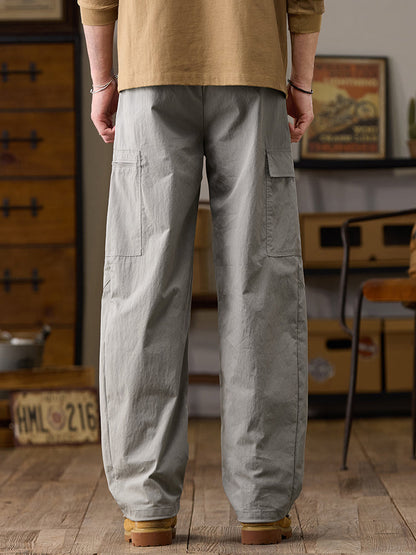 Weite Cargohose für Herren mit mehreren Reißverschlusstaschen