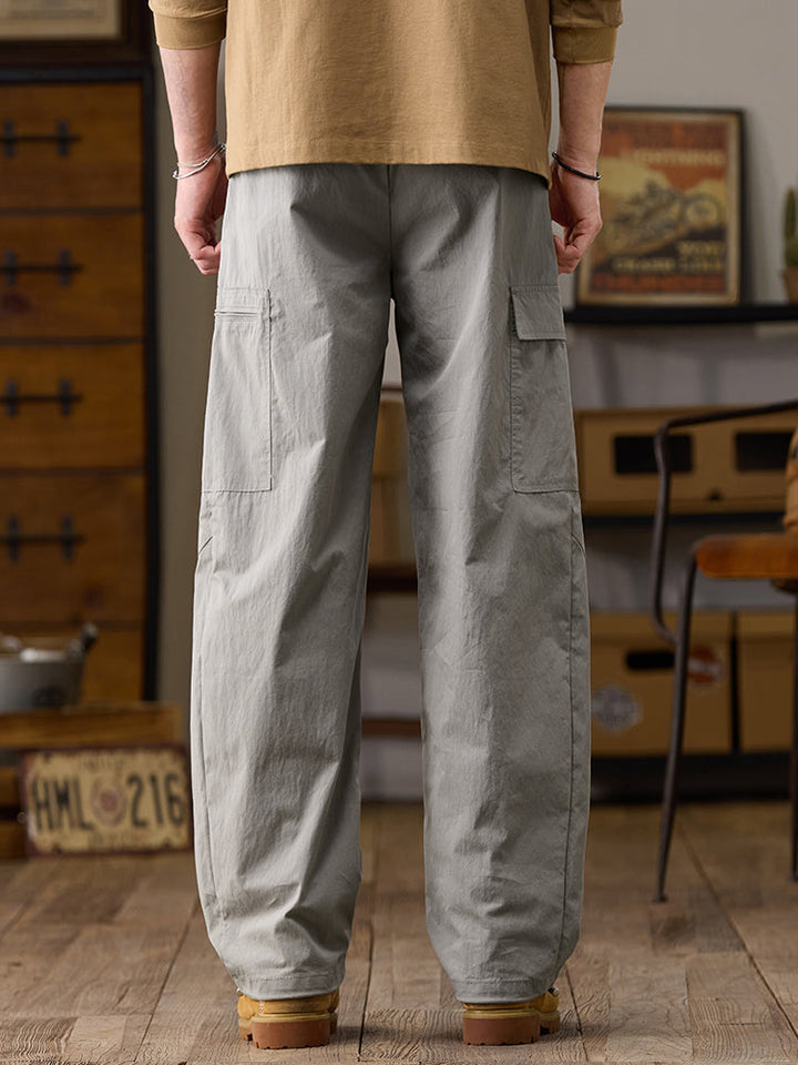 Weite Cargohose für Herren mit mehreren Reißverschlusstaschen