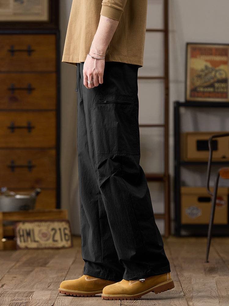 Weite Cargohose für Herren mit mehreren Reißverschlusstaschen