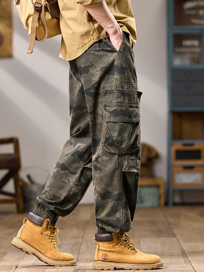 Herren-Jogginghose mit Camouflage-Print und vielen Taschen