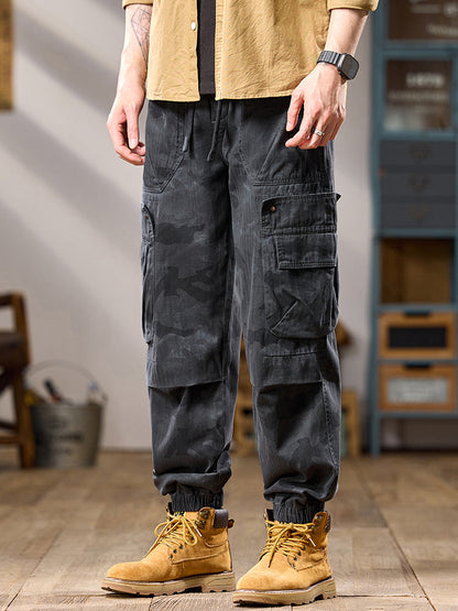 Herren-Jogginghose mit Camouflage-Print und vielen Taschen