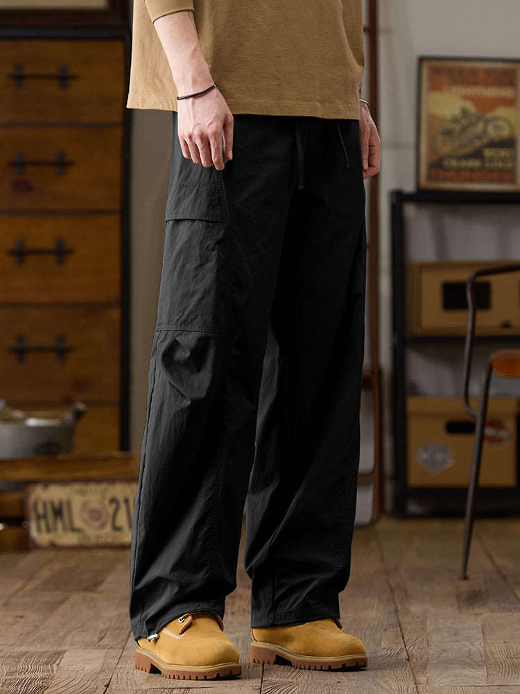 Weite Cargohose für Herren mit mehreren Reißverschlusstaschen