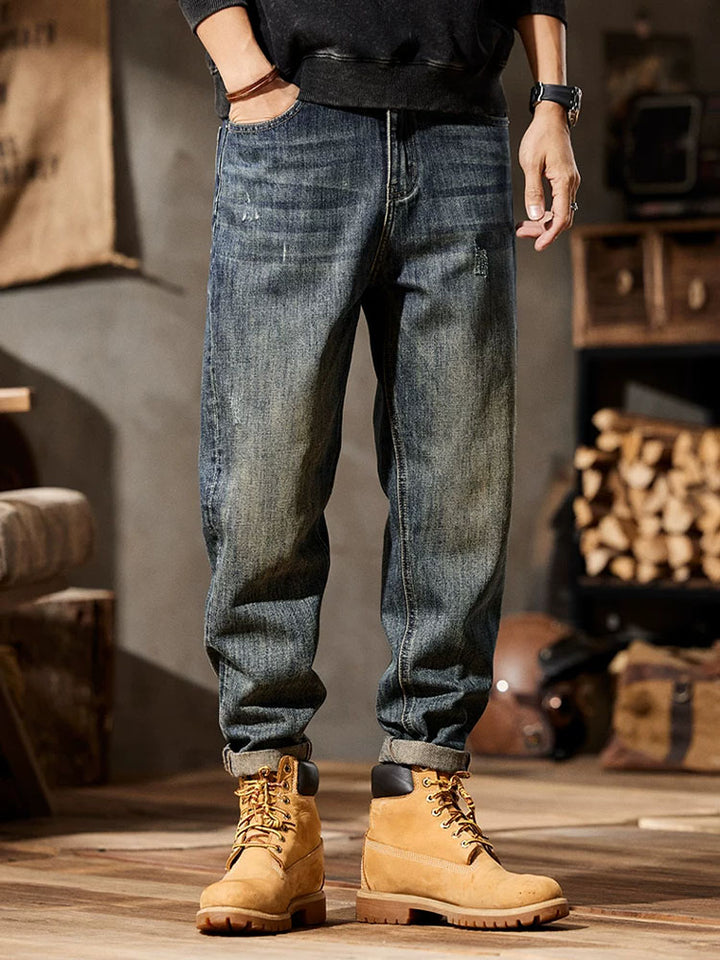 Jeans da uomo modello balloon fit con lavaggio retrò e design multi-tasche