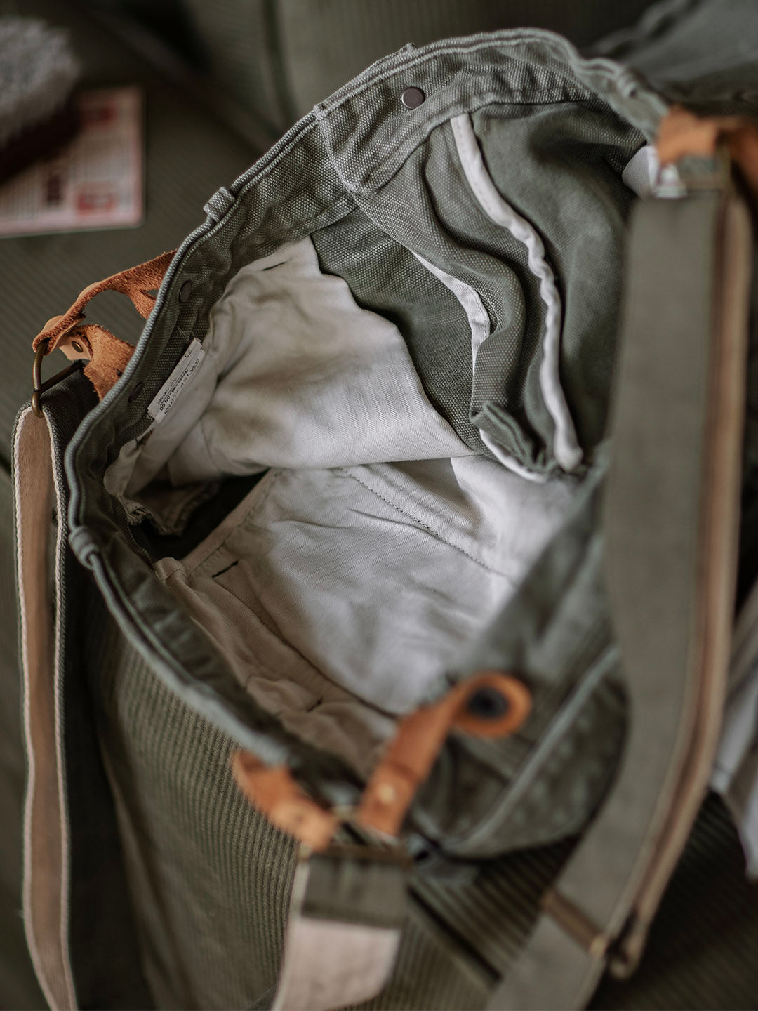 Pantalon en toile épaisse (15 oz) avec bretelles