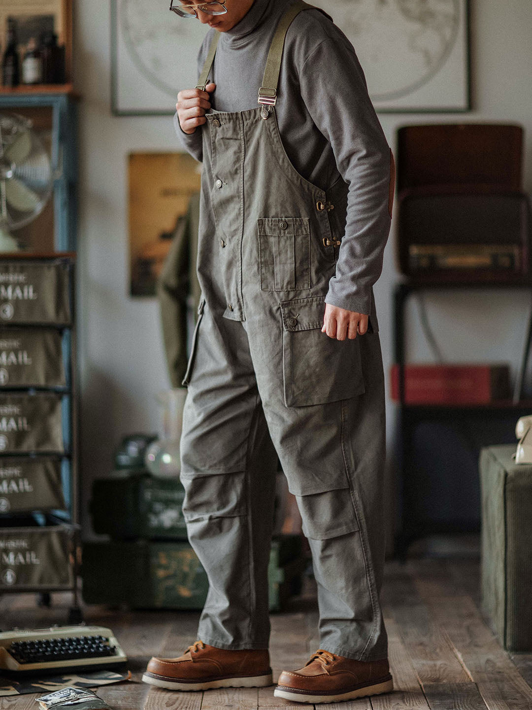Salopette en toile boutonnée pour homme