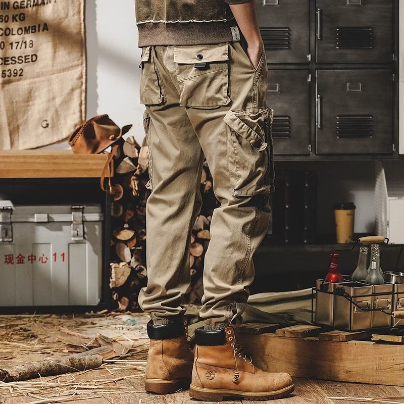 Pantaloni cargo jogger da uomo in cotone elasticizzato con multitasche