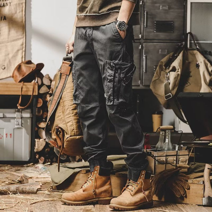 Pantaloni cargo jogger da uomo in cotone elasticizzato con multitasche