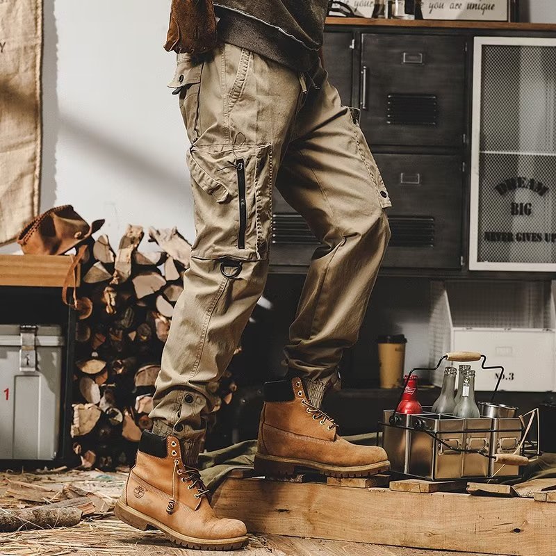 Pantaloni cargo jogger da uomo in cotone elasticizzato con multitasche